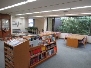 img_0456%e5%9b%b3%e6%9b%b8%e5%ae%a4
